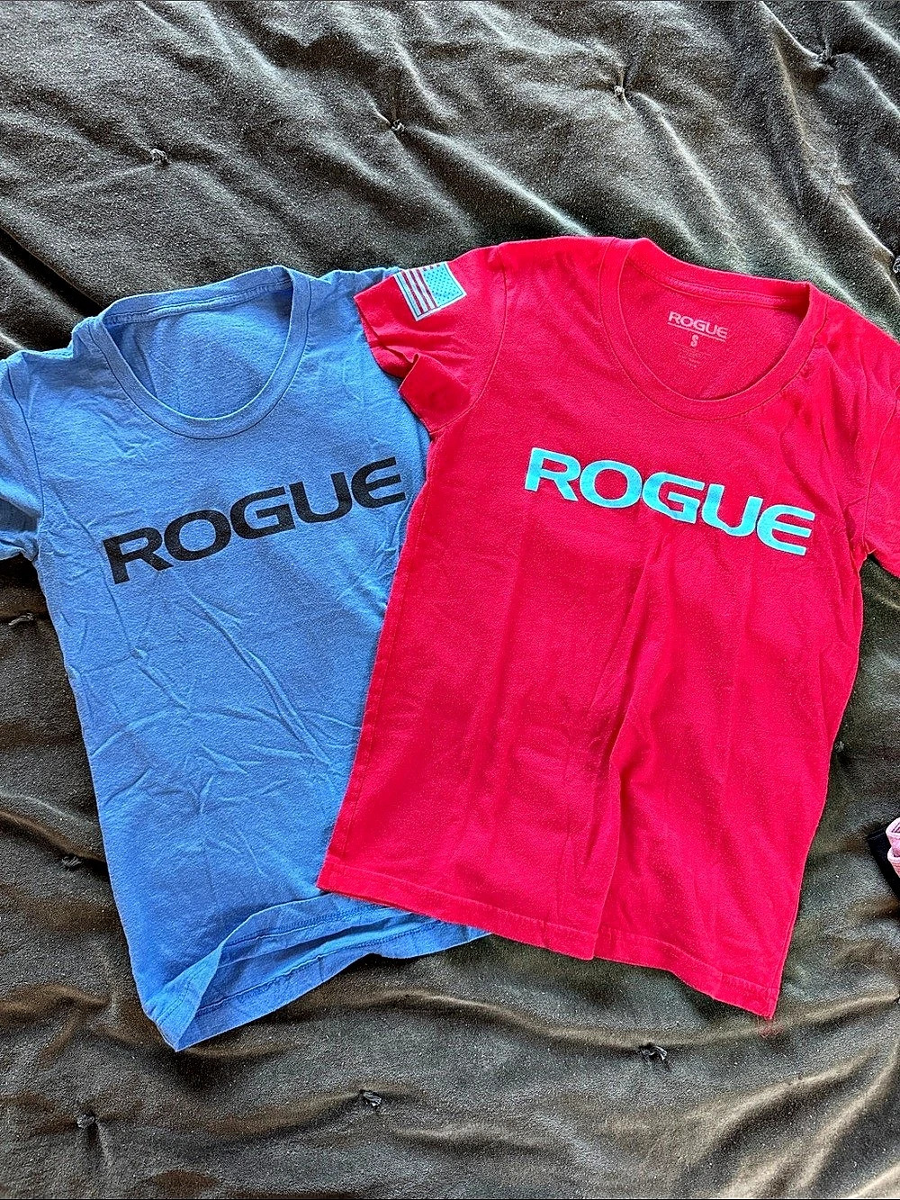 Rogue Logo Tees Blue & Pink Size Small